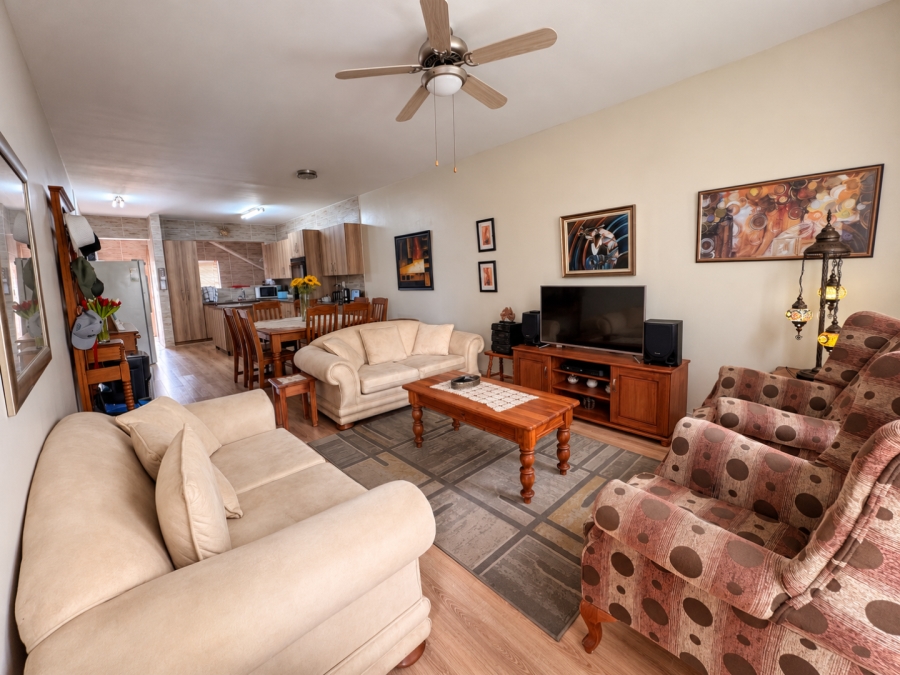 2 Bedroom Property for Sale in Flimieda North West